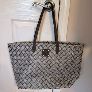 Henri Bendel limited edition market